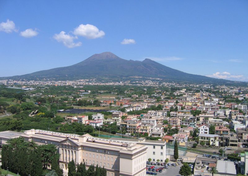 Campanile_Pompei_08_-_Vs_Vesuvio
